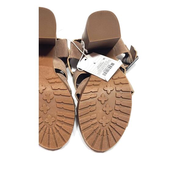 Universal Threads Anastasia taupe heeled sandals women's 6 NWT - Picture 6 of 8